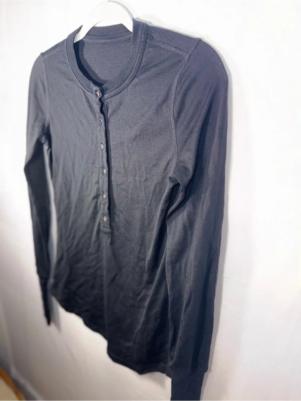 Lululemon Women Black Long Sleeve Henley Long Sleeve button Top Size Small